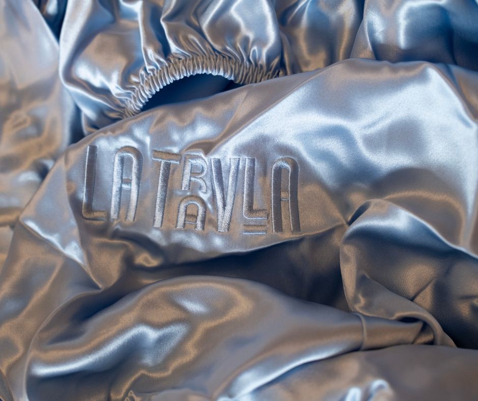 blue silk pillowcase by latravla